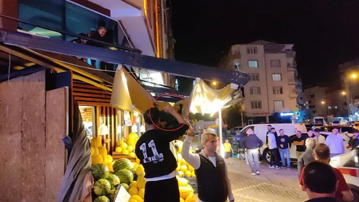 Bursa'da eşine kızan kadın balkondan atladı