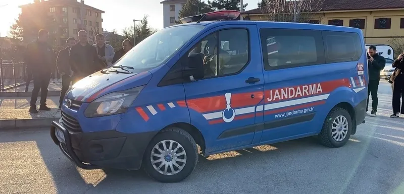 savciligin-itirazi-sonrasi-bolu-belediyesi-sorusturmasinda-3-tutuklama-karari-1775492983116.jpeg Savcılığın itirazı sonrası Bolu Belediyesi soruşturmasında 3 tutuklama kararı-3