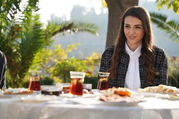kalp-yarasi-24-bolum-fragmanina-aysenin-sitemi-damga-vurdu-yakisiyor-mu-sana-insanlarin-evini-basip-adam-dovmek-1638917009961.jpg Kalp Yarası 24. bölüm fragmanına Ayşe’nin sitemi damga vurdu: Yakışıyor mu sana insanların evini basıp adam dövmek?-9