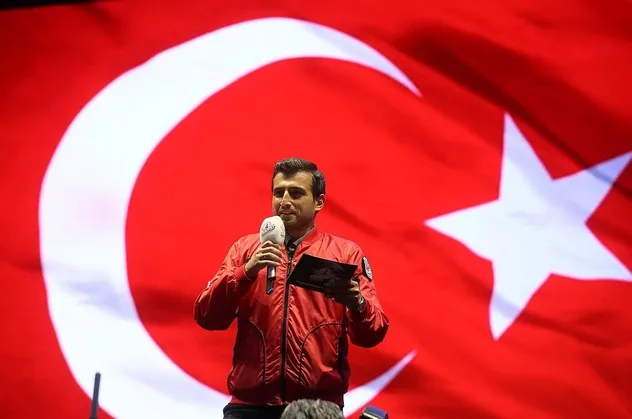 Selçuk Bayraktar üretim hattındaki Kızılelma'yı anlattı! Dikkat çeken hız özelliği