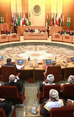 Katar oturumu terk etti