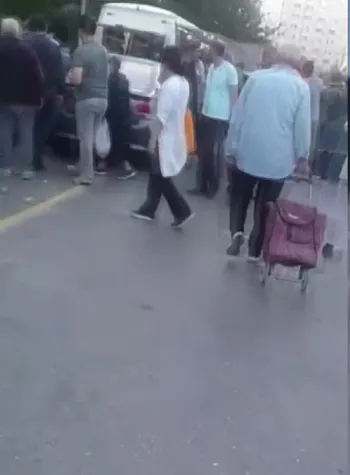 Kadıköy'de dehşet! Otomobil pazara daldı : 2'si ağır 8 yaralı-2