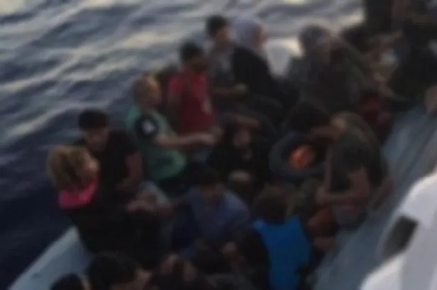 İzmir'de 42 düzensiz göçmen yakalandı