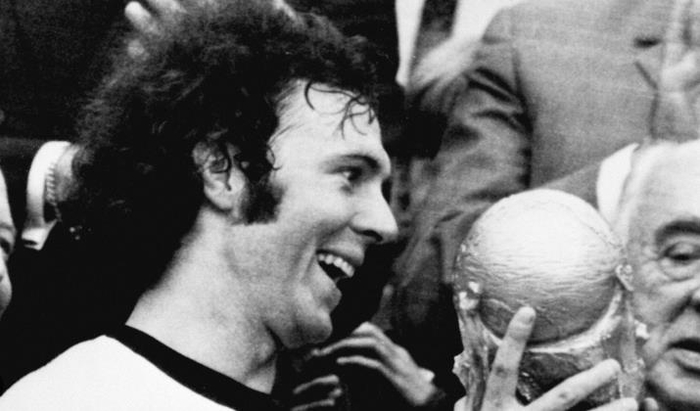 15-yasinda-bayern-munihe-gelmisti-imparator-lakapli-alman-futbol-efsanesi-franz-beckenbauer-hayatini-kaybetti-1704732156255.jpeg 15 yaşında Bayern Münih'e gelmişti | ‘İmparator’ lakaplı Alman futbol efsanesi Franz Beckenbauer hayatını kaybetti-5