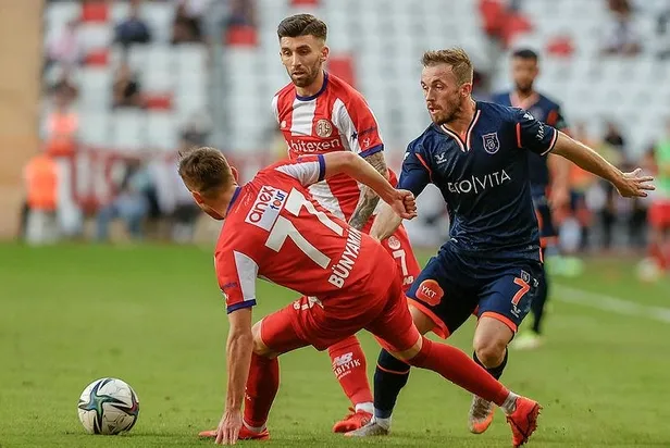 antalyaspor-1-2-medipol-basaksehir-mac-sonucu-1635089680918.jpeg