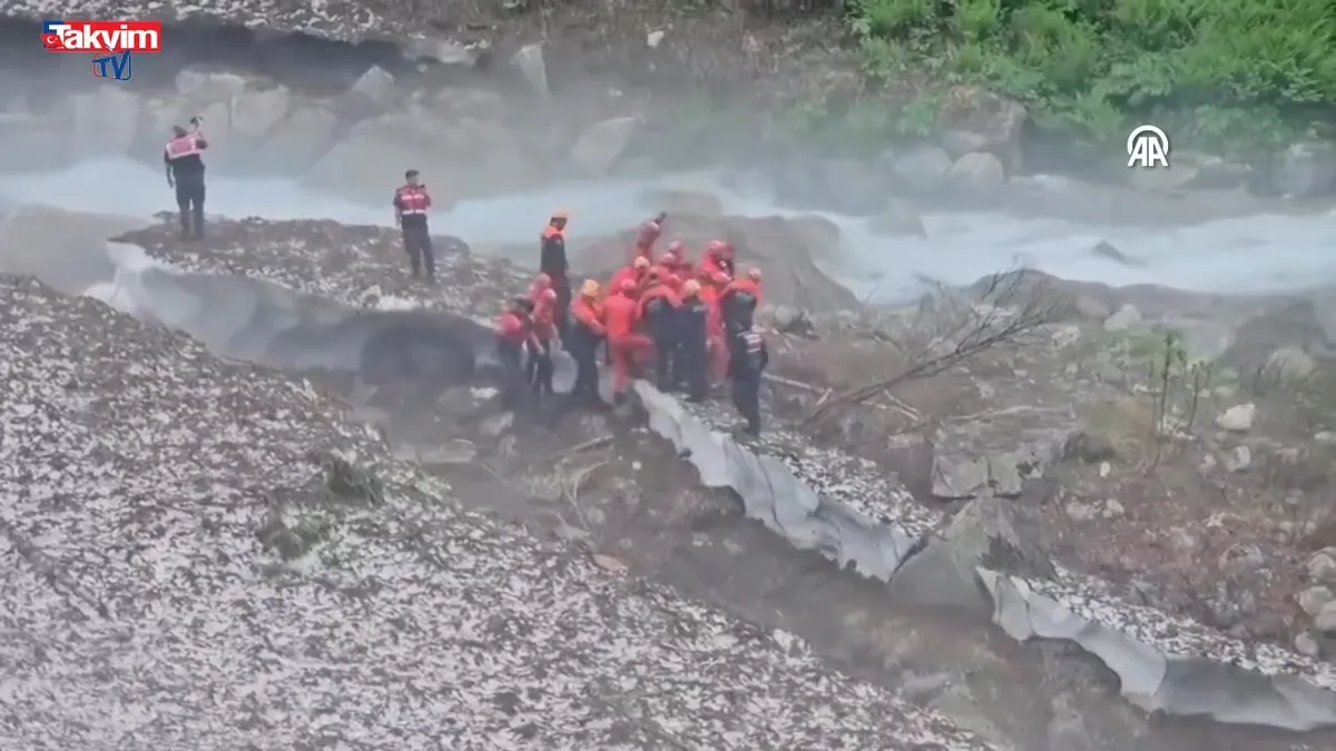Rize’de kopan kar kütlesi can aldı