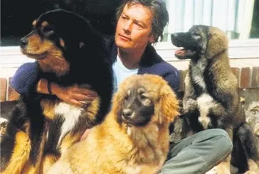 Beni 35 köpeğimin yanına gömün