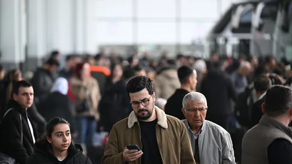 Ramazan Bayramı öncesi AŞTİ'de büyük yoğunluk: Otobüs firmaları ek sefer koydu