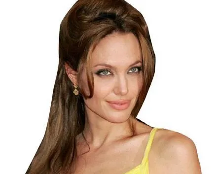 Angelina sözünü tutmamış!