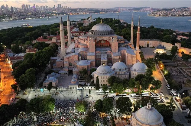 Sabah Gazetesi yazarı Engin Ardıç'tan CHP Sözcüsü Öztrak'a Ayasofya dersi: Önce düşün, sonra konuş Faik Bey