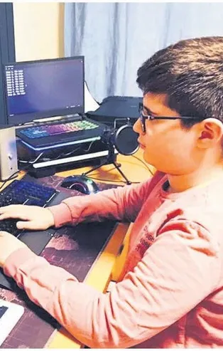 Kıvanç Tok 2.5 yaşında İngilizce öğrendi, 4’e geldiğinde kod yazdı, 5 yaşında yazılım yaptı