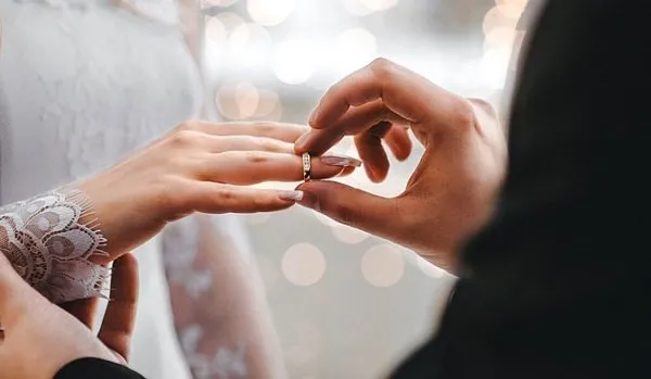 nisanlar ve kinalar yasak mi serbest mi kina ve nisan torenleri salonlarda yapilabiliyor mu takvim