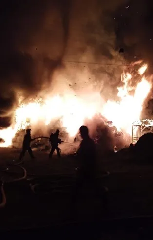 Kereste fabrikasında korkutan yangın! Alevlere teslim oldu