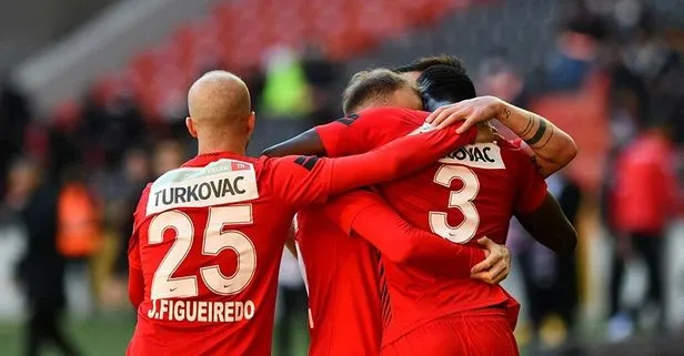 Gaziantep evinde farklı kazandı! Gaziantep FK 5-1 Demir Grup Sivasspor MAÇ SONUCU-ÖZET