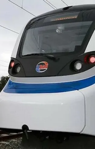 Son dakika: İzmir'de yük treni raydan çıktı! İZBAN seferlerinde aksama