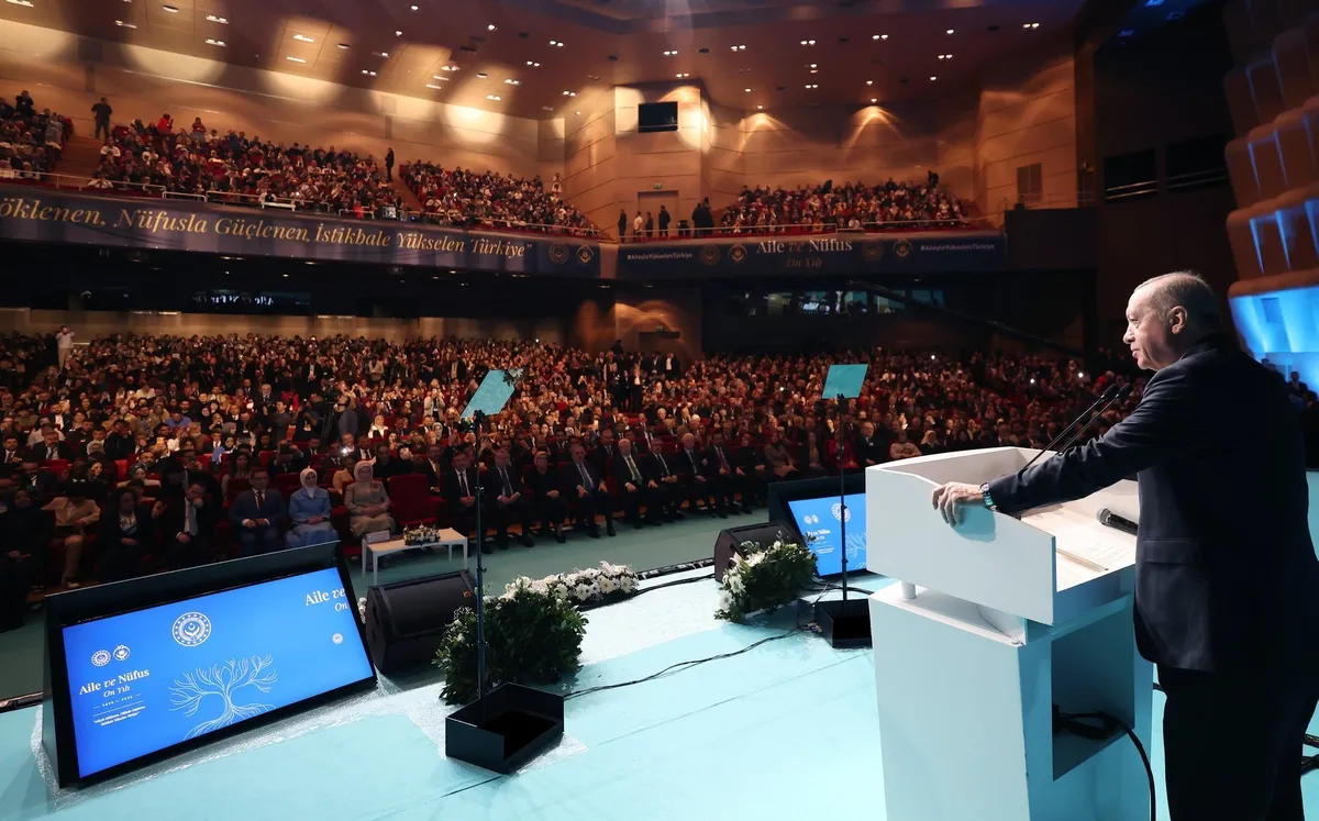 Başkan Erdoğan "tedirgin edici" diyerek uyardı: 3 çocuk çağrımızın haklılığı ortada | Aile ve Nüfus On Yılı Vizyonu-6