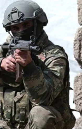 Bakan Akar'dan şehit askerler için başsağlığı mesajı