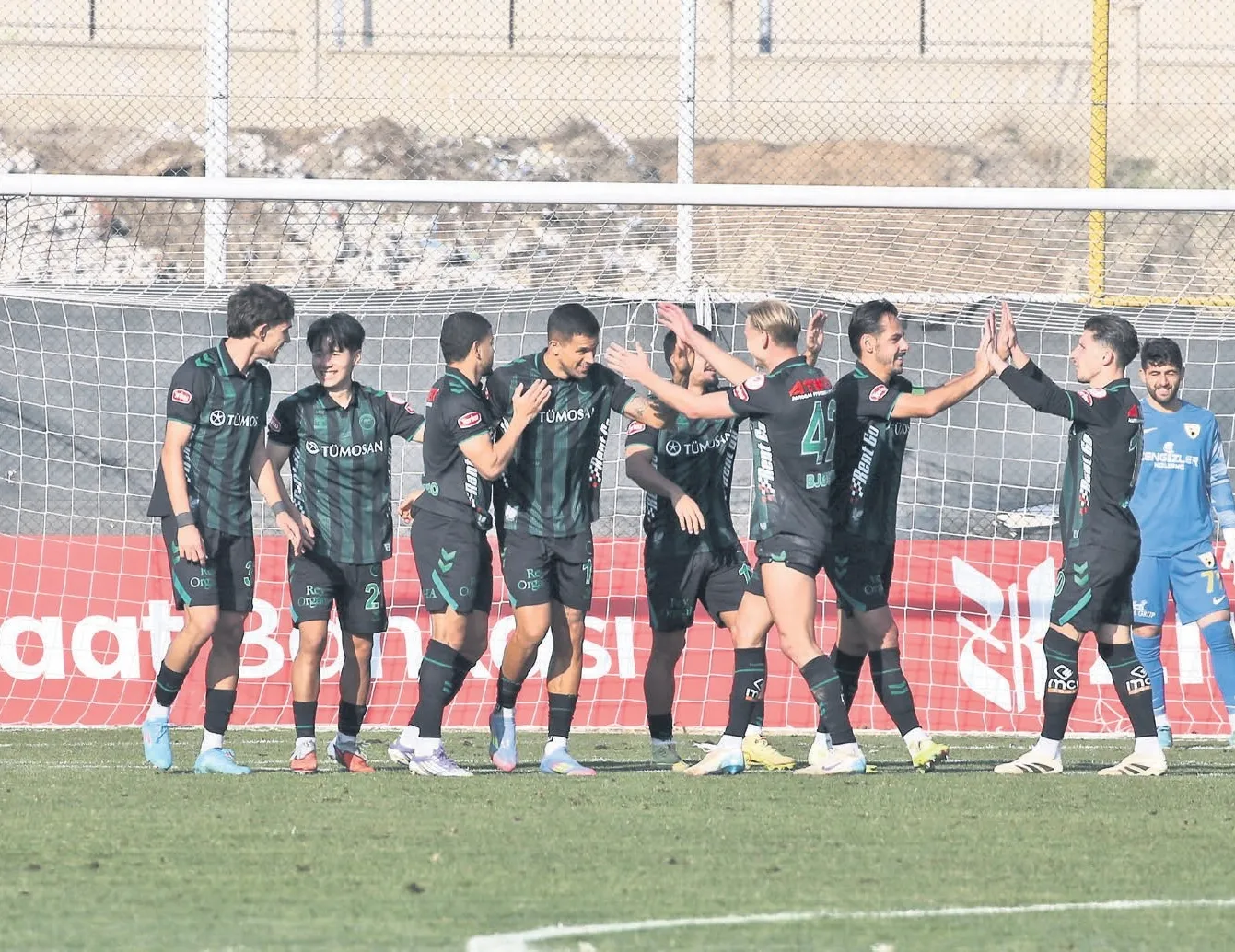 Süper Lig ekibi rahat bir şekilde galibiyete uzadı! Konyaspor farka koştu