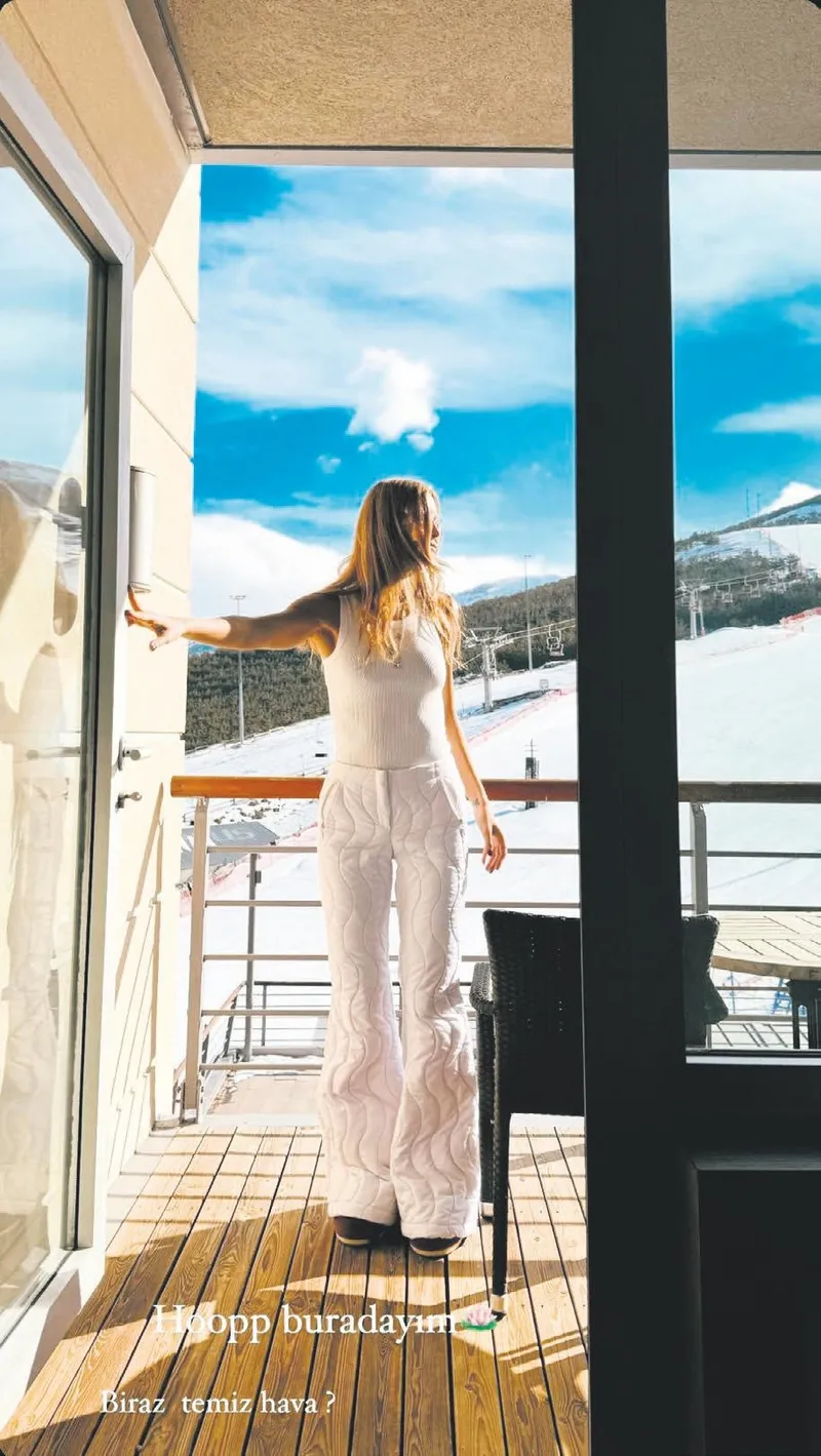 Güzel manken Çağla Şıkel'e tatilde sakatlık engeli: Çocuklarını balkondan izlemek zorunda kaldı-2