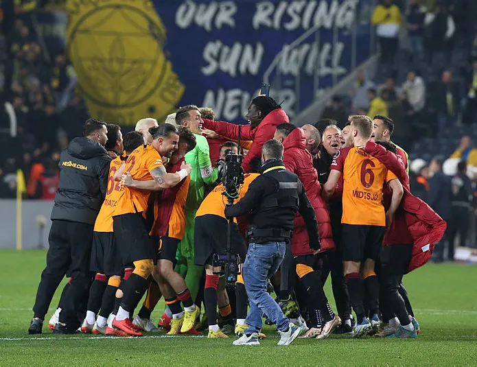 Özel Haber| 7 bela Aslan! Önüne geleni eziyor