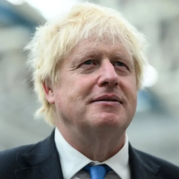 sky-newsta-yer-alan-habere-gore-ingilterede-boris-johnson-basbakanlik-yarisindan-cekildi-1666559941879.jpeg İngiltere'de Liz Truss'ın istifasının ardından Başbakanlık için sık sık adı konuşulan Boris Johnson yarıştan çekildi-7