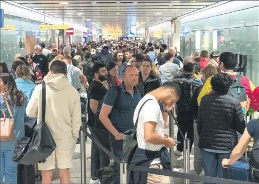 avrupa-kabusu-yasadi-turkiyeye-ise-ovgu-yagdi-istanbul-havalimani-zirvede-1660156690654.jpeg Avrupa kabusu yaşadı Türkiye’ye ise övgü yağdı! İstanbul Havalimanı zirvede-2