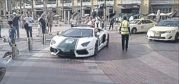 Polis otosu uçar gider