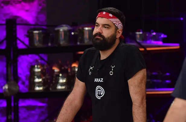 Masterchef'te el hareketi skandalı! 3 şefin ve TV 8 izleyicisinin gözü önünde çekti! Bunu da görmedik demeyiz-8