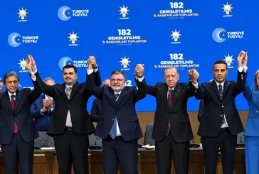 CHP’de istifa dalgası büyüyor: Her 10 belediye başkanından 1’i AK Parti saflarına katıldı