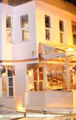 İstanbul'da ünlü mekana silahlı saldırı