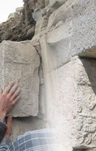 Yılın en büyük keşfi! 3 bin 300 yıllık yazıtı kapı basamağı olarak kullanılmış!