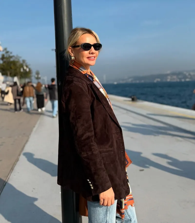 esra-erolun-komando-antrenmani-unlu-sunucunun-formda-kalma-sirri-ortaya-cikti-1772714138355.jpg Esra Erol'un komando antrenmanı! Ünlü sunucunun formda kalma sırrı ortaya çıktı-4