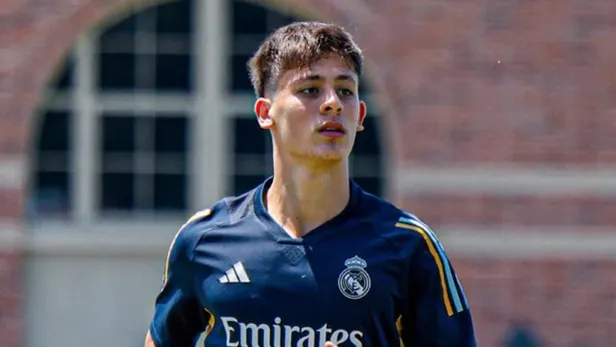 arda-gulerden-kotu-haber-real-madrid-sakatlandigini-duyurdu-tedavi-icin-abd-kampindan-ayrildi-1690748130728.jpeg Arda Güler hakkında şoke eden iddia! Real Madrid lisansını askıya mı alacak?-5