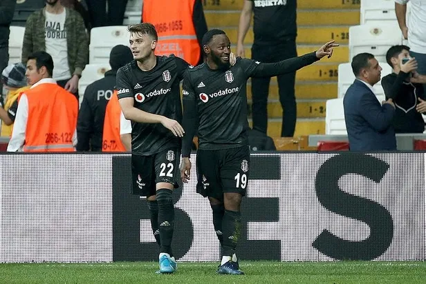 Beşiktaş, Denizlispor’u evinde tek golle avladı! Zirve ile arasında sadece 3 puan fark kaldı-2