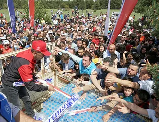 Uçurtma şenliği izdihama dönüştü