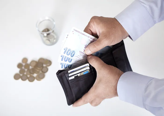 sgk-emekli-maaslarinda-zamli-tablo-belli-oldu-7500-tl-maas-alan-emekli-2024te-bu-zamli-ayligi-alacak-1705238668249.jpg 7.500 TL maaş alan emekli 2024'te bu zamlı aylığı alacak: SGK emekli maaşlarında zamlı tablo belli oldu!-6