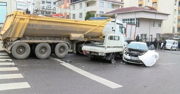 Kartal’da feci kaza: Kayan hafriyat kamyonu 13 araca çarptı
