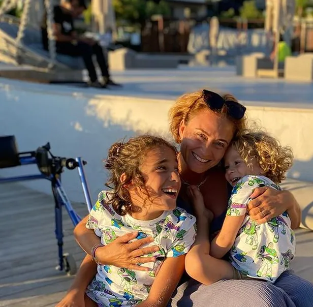 Ceyda Düvenci kızının regl olduğunu duyurunca sosyal medya ikiye bölündü! 'Kızınızın özelini nasıl paylaşırsınız!'-12