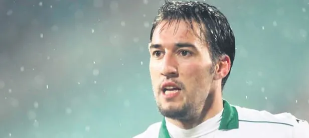 Popov imzayı atıyor