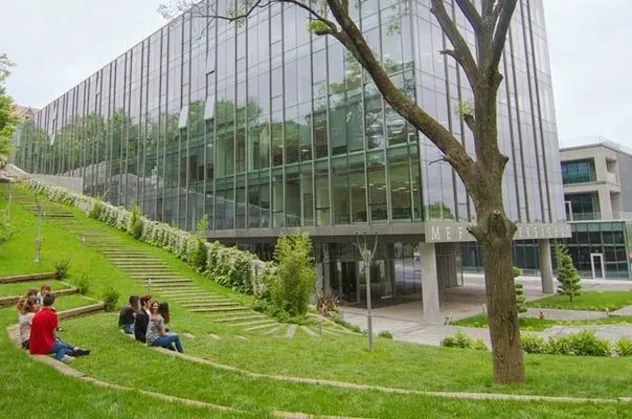 MEF Üniversitesi 11 öğretim elemanı alıyor (Öğretim elemanı alım ilanları)