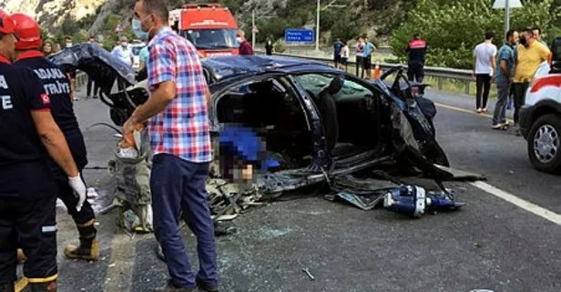 Adana'da korkunç kaza! 4 ölü, 2 yaralı