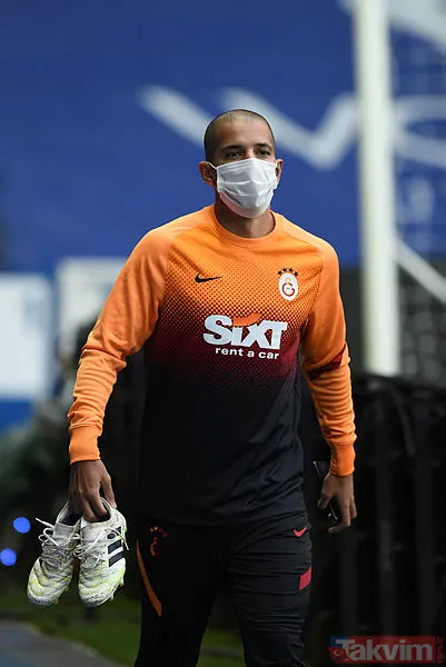 Feghoulı Isınma Çalışmalarına Katılmadı! Galatasaray'da Teknik Direktör Fatih Terim'in Sürpriz Şekilde Takımdan Kestiği Sofiane Feghouli, Maç Öncesinde Isınma...