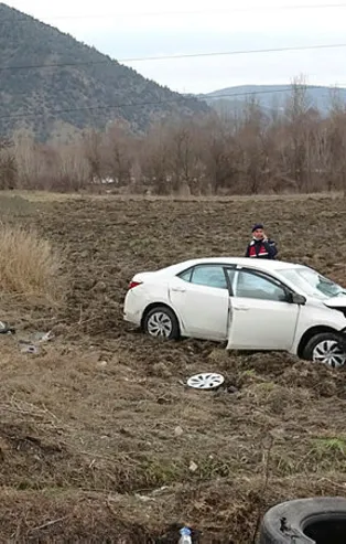 Karabük'te feci kaza! Kontrolden çıkan araç tarlaya uçtu