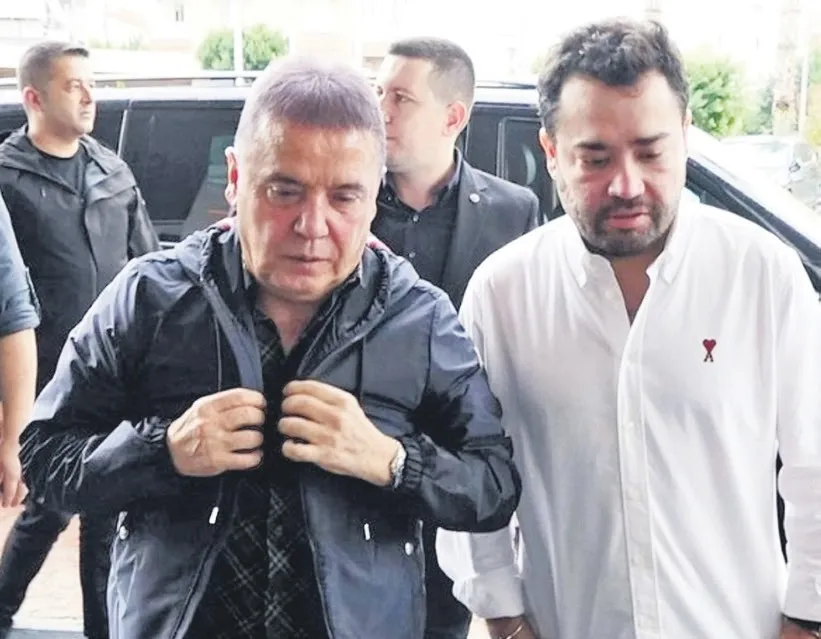 ozgur-ozel-hakkindaki-fezlekenin-detaylari-ortaya-cikti-ozkan-yalimin-vip-arac-ve-mavi-valiz-itiraflari-da-dos-1786066955720.jpeg Özgür Özel hakkındaki fezlekenin detayları ortaya çıktı: Özkan Yalım’ın VIP araç ve mavi valiz itirafları da dosyada-4