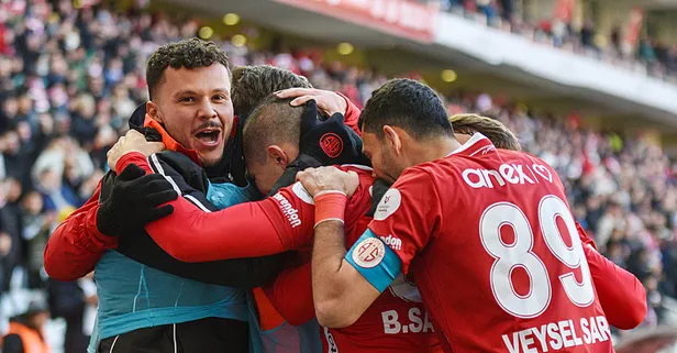 Akdeniz'de kazanan Akrepler! Antalyaspor - Kasımpaşa: 2-1 | MAÇ SONUCU