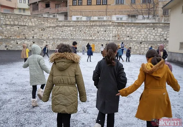 Balkan soğukları kapıda: Kar, yağmur ve fırtına birlikte geliyor! Bugün 19 il beyaza bürünecek - 2