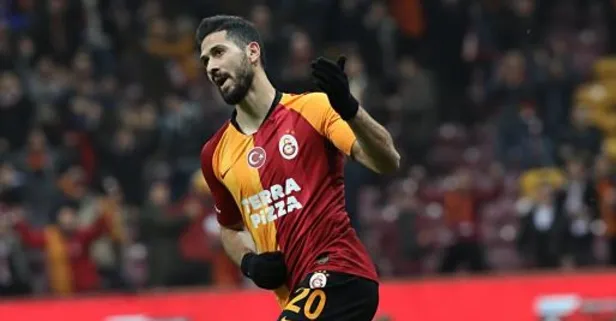 Emre Akbaba 11’e göz kırpıyor