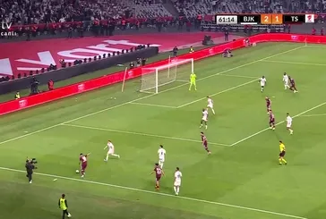 Paul Onuachu zoru başardı! İşte Mert Günok'un kurtarışı sonrası Rachid Ghezzal'ın direkte patlayan şutu
