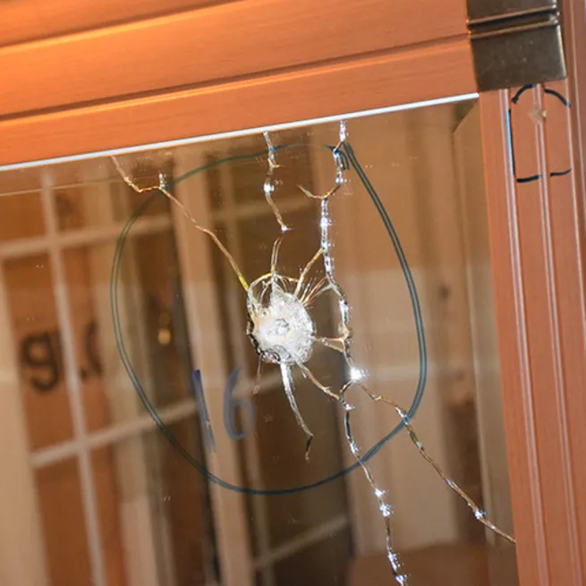 Kalleş gecenin izleri! Marmariste darbecilerin 15 Temmuz gecesi zarar verdiği otel odasındaki izler korunuyor...