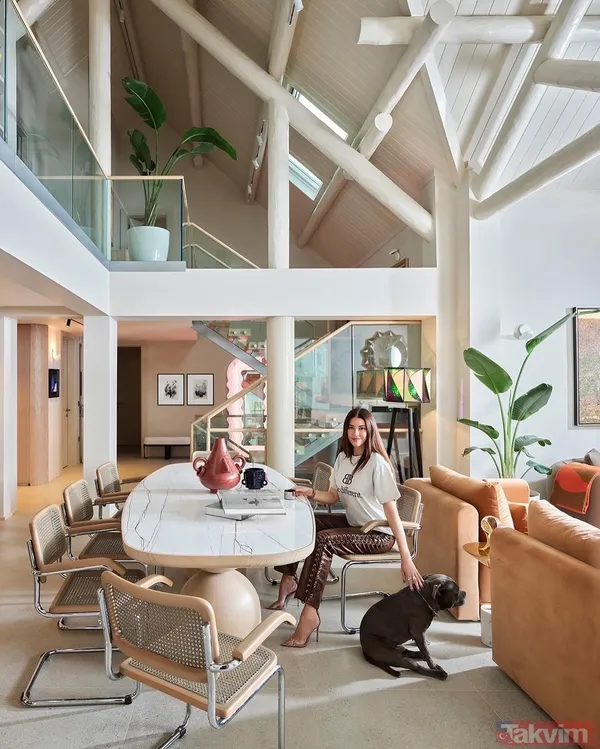 Demet Özdemir ve eşi Oğuzhan Koç bu evde yaşıyor! Yalı dairesine toplamda 3 Milyon TL harcamışlardı! Ev ev değil saray yavrusu - 12